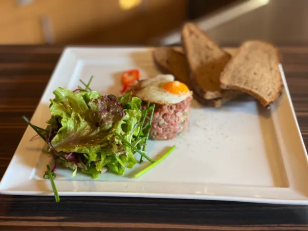 Beef Tartar vom fränkischen Färsenfilet